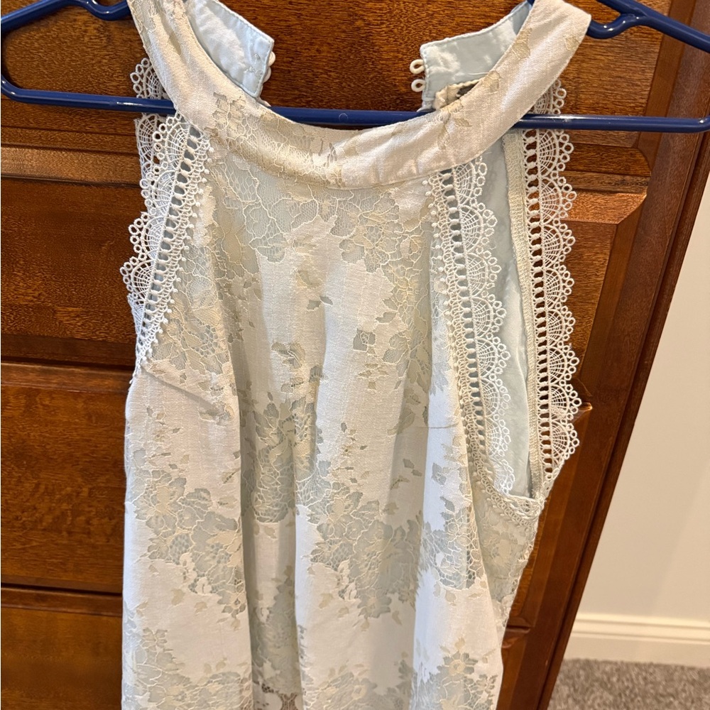 Gimmicks by BKE Cream and Blue Top